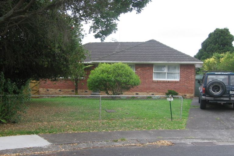 Photo of property in 8 Lenihan Street, Northcote, Auckland, 0627