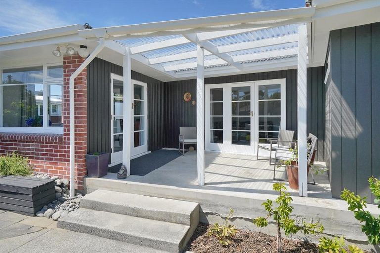 Photo of property in 15 Riwai Street, Templeton, Christchurch, 8042