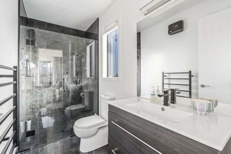 Photo of property in 7 Tahi Street, Albert Town, Wanaka, 9305