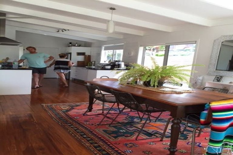 Photo of property in 13 Merchant Avenue, Te Atatu South, Auckland, 0610