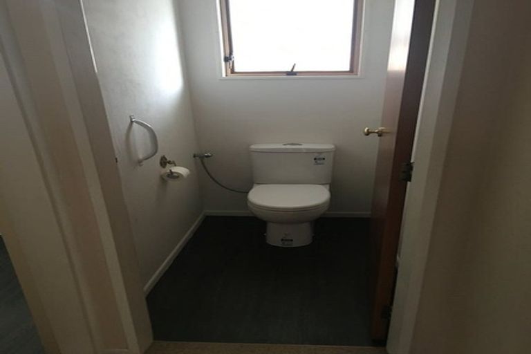 Photo of property in 30f2- Whitley Avenue, Ebdentown, Upper Hutt, 5018