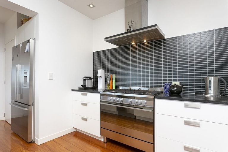 Photo of property in 58 Kopiko Road, Titirangi, Auckland, 0604