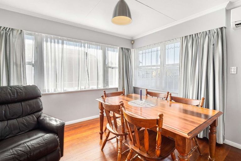 Photo of property in 2 Winchester Street, Levin, 5510