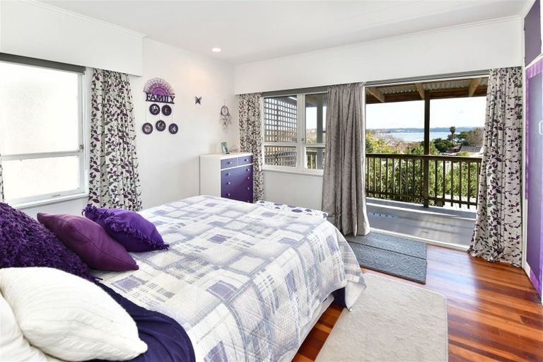 Photo of property in 4a Kathy Terrace, Stanmore Bay, Whangaparaoa, 0932