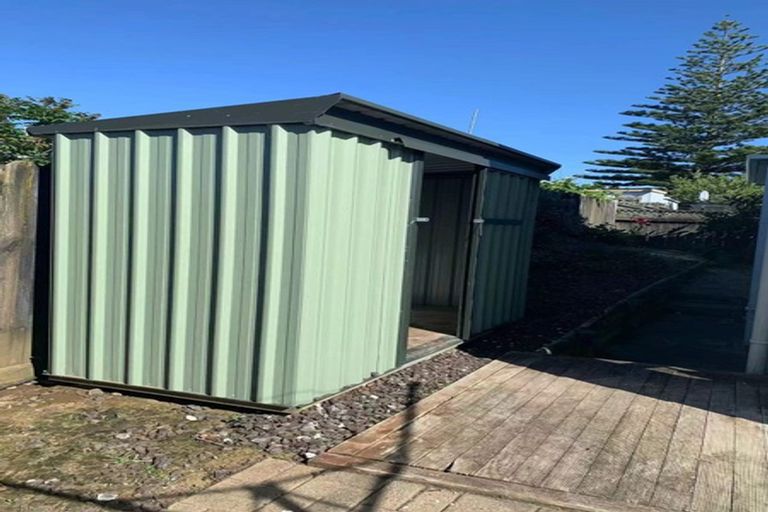 Photo of property in 2/12 De Thiery Place, Pakuranga Heights, Auckland, 2010