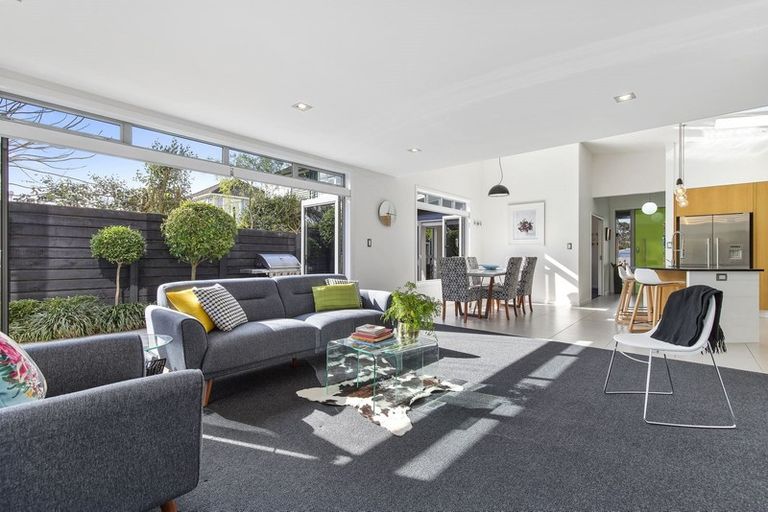 Photo of property in 8 Jellicoe Drive, Hamilton East, Hamilton, 3216