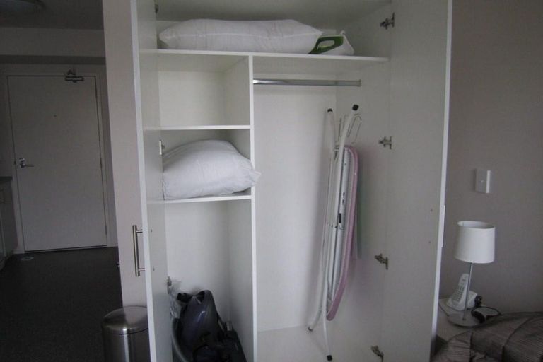 Photo of property in The Peak Apartments, 906/170 Taranaki Street, Te Aro, Wellington, 6011