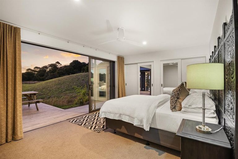 Photo of property in 1056 Peak Road, Helensville, 0875