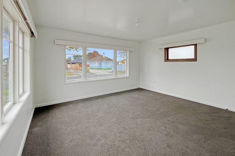 Photo of property in 73 Rangiora Avenue, Roslyn, Palmerston North, 4414