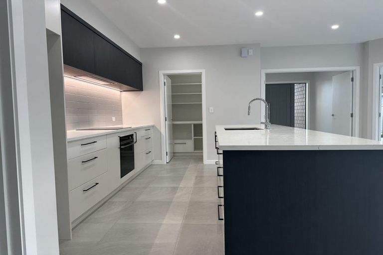 Photo of property in 5 Cassin Place, Taradale, 4112