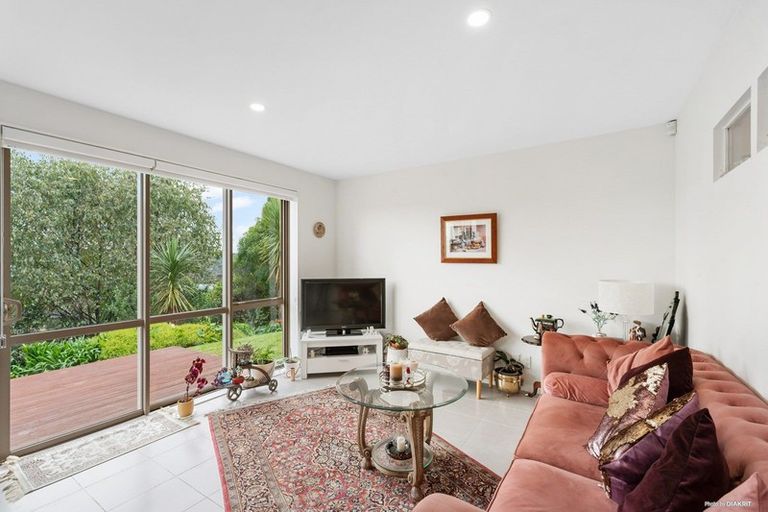 Photo of property in 17 Meteor Place, Schnapper Rock, Auckland, 0632