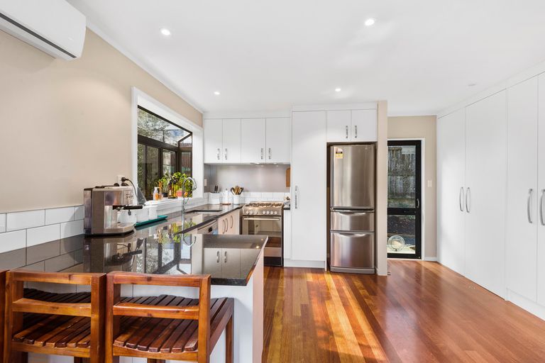 Photo of property in 2/20 Kamara Road, Glen Eden, Auckland, 0602