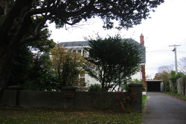 Photo of property in 18 Hinau Street, Woburn, Lower Hutt, 5010