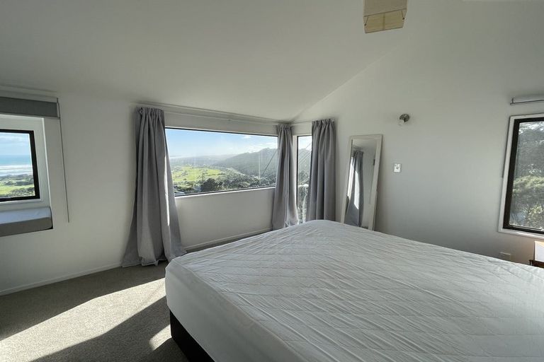 Photo of property in 91 Domain Crescent, Muriwai, Waimauku, 0881