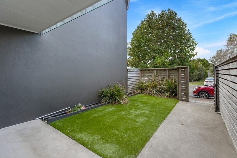 Photo of property in 22 Memorial Park Lane, Hobsonville, Auckland, 0618