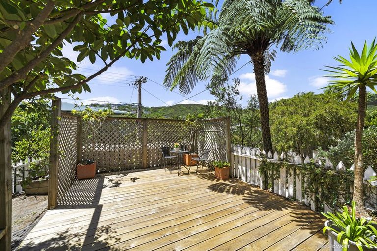 Photo of property in 12 Williamson Way, Karori, Wellington, 6012