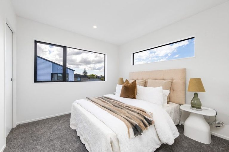 Photo of property in 13 Edgerton Road, Te Atatu Peninsula, Auckland, 0610