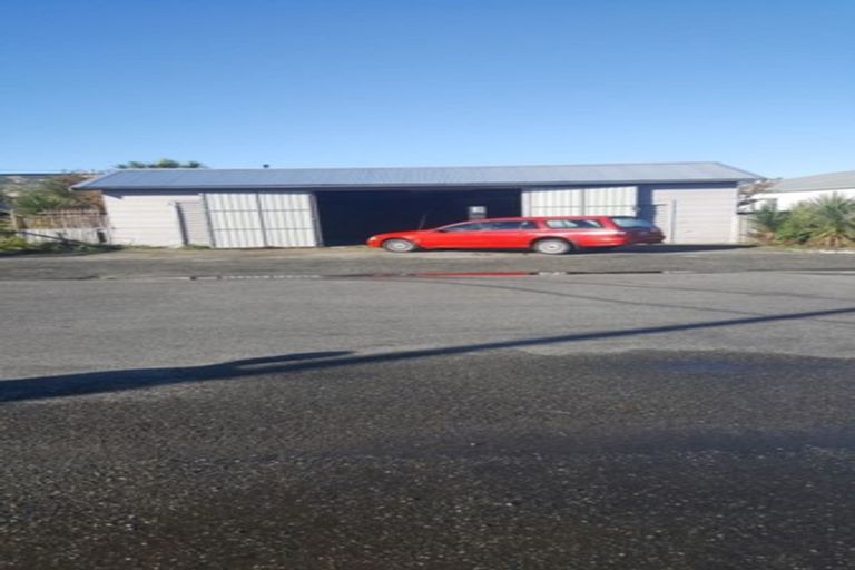 Photo of property in 28 Palmerston Street, Westport, 7825