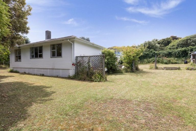 Photo of property in 2 Owhiti Street, Titahi Bay, Porirua, 5022