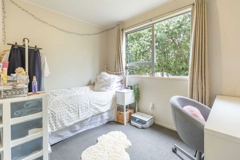 Photo of property in 33 Keegan Drive, Massey, Auckland, 0614