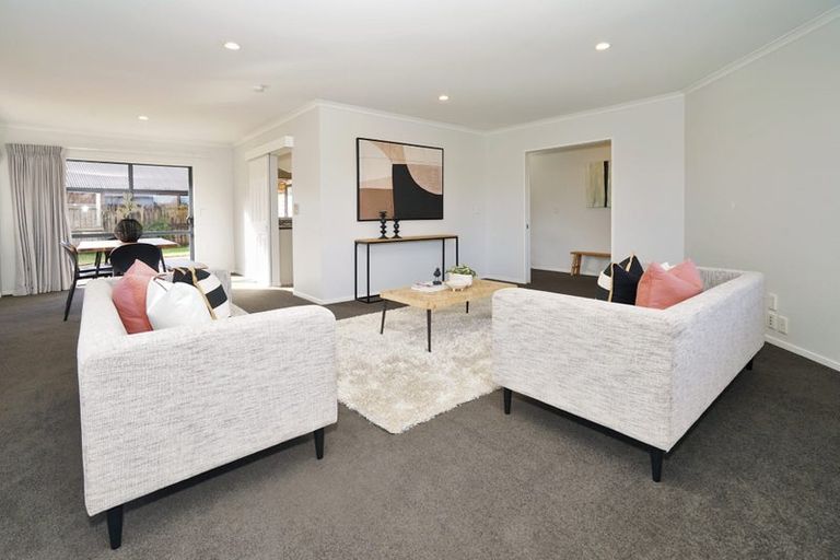Photo of property in 35 Farringdon Avenue, Rototuna North, Hamilton, 3210