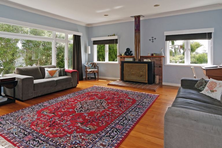 Photo of property in 19 Konini Road, Titirangi, Auckland, 0604