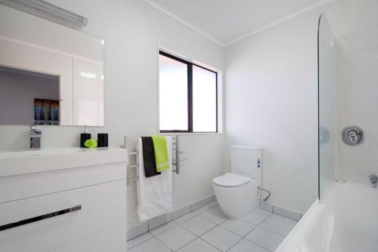 Photo of property in 77a Mcleod Road, Te Atatu South, Auckland, 0610