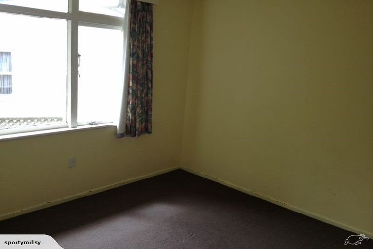 Photo of property in 89 Ruskin Road, Newlands, Wellington, 6037