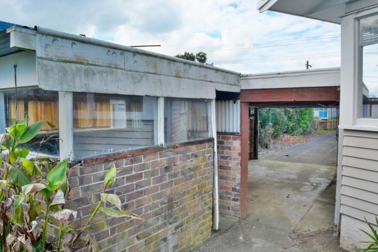 Photo of property in 41 Northcote Road, Hillcrest, Auckland, 0627