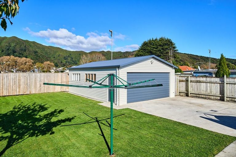 Photo of property in 33 Gibson Crescent, Naenae, Lower Hutt, 5011