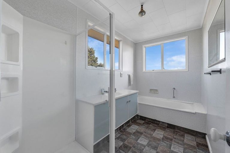 Photo of property in 15a Crownhill Street, Spotswood, New Plymouth, 4310