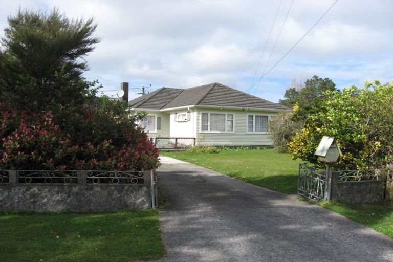 Photo of property in 44 Hinau Grove, Wainuiomata, Lower Hutt, 5014