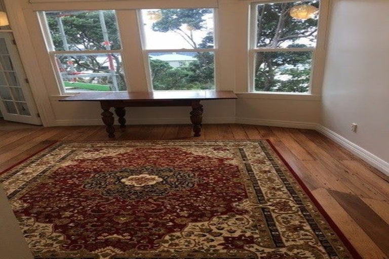 Photo of property in 61 Central Terrace, Kelburn, Wellington, 6012