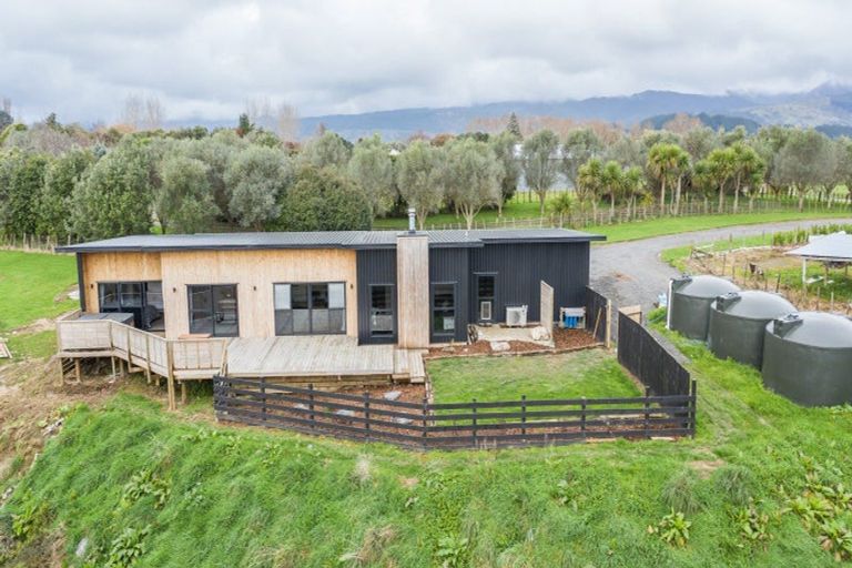 Photo of property in 112a Muhunoa Road West, Ohau, Levin, 5570