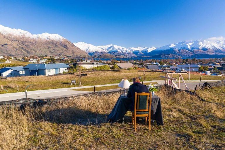Photo of property in 7 Mcneil Crescent, Wanaka, 9305