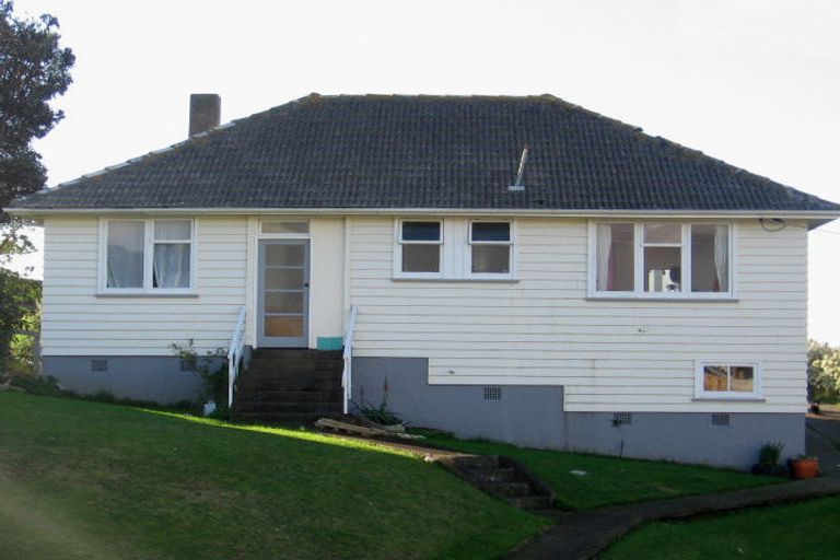Photo of property in 76 Pikarere Street, Titahi Bay, Porirua, 5022
