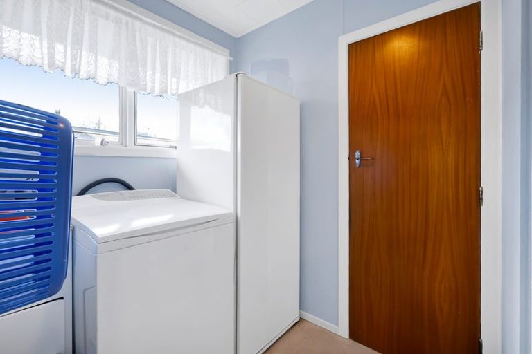 Photo of property in 40 Nevada Drive, Merrilands, New Plymouth, 4312