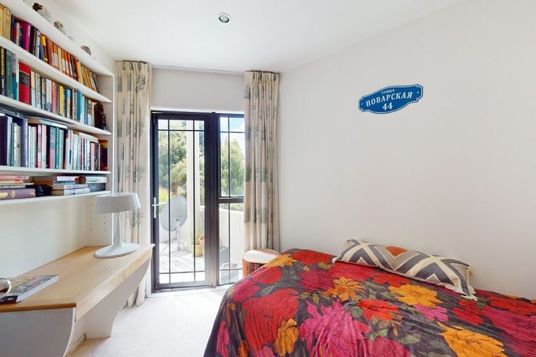 Photo of property in 79u2 Grafton Road, Roseneath, Wellington, 6011