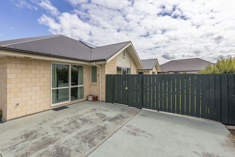 Photo of property in 55 Oakwood Drive, Rangiora, 7400