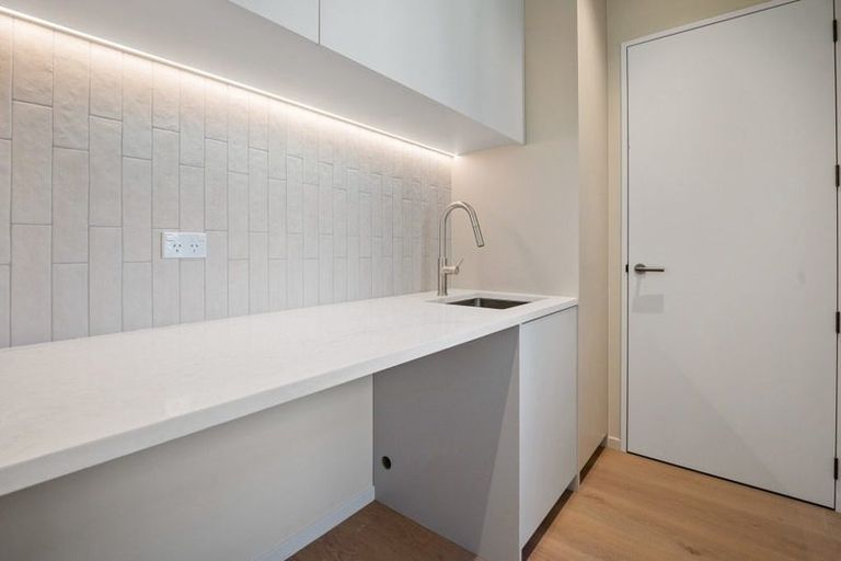 Photo of property in 43 Bristol Freighter Road, Hobsonville, 0616