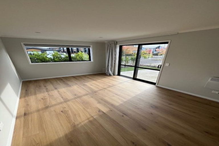 Photo of property in 8 Kumerahou Street, Kumeu, 0810