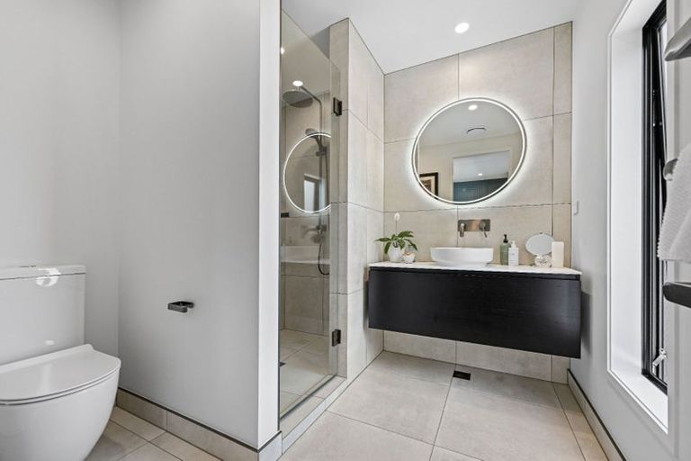 Photo of property in 23u2 Strowan Avenue, Fairfield, Hamilton, 3214