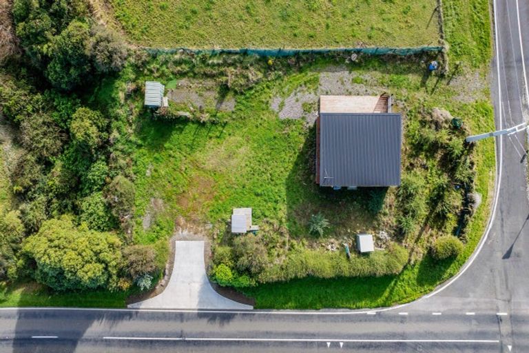 Photo of property in 1790 Eltham Road, Riverlea, Hawera, 4679