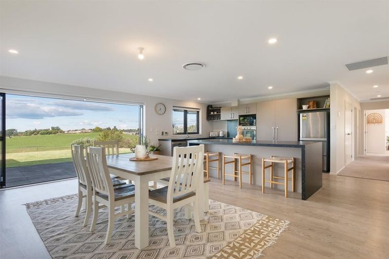 Photo of property in 43 Norm Freeman Drive, Te Puke, 3119