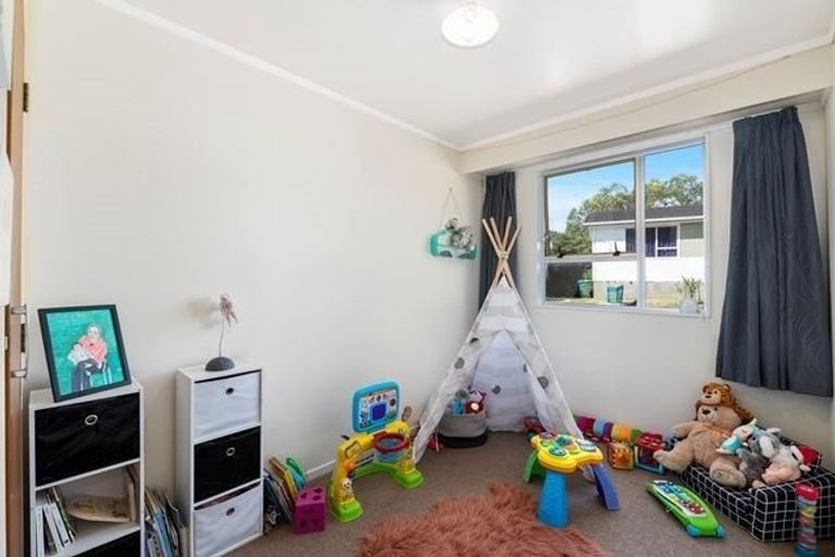 Photo of property in 42a Hicks Close, Whitby, Porirua, 5024