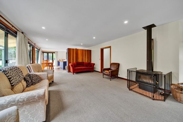 Photo of property in 2 Victoria Road, Omata, New Plymouth, 4374