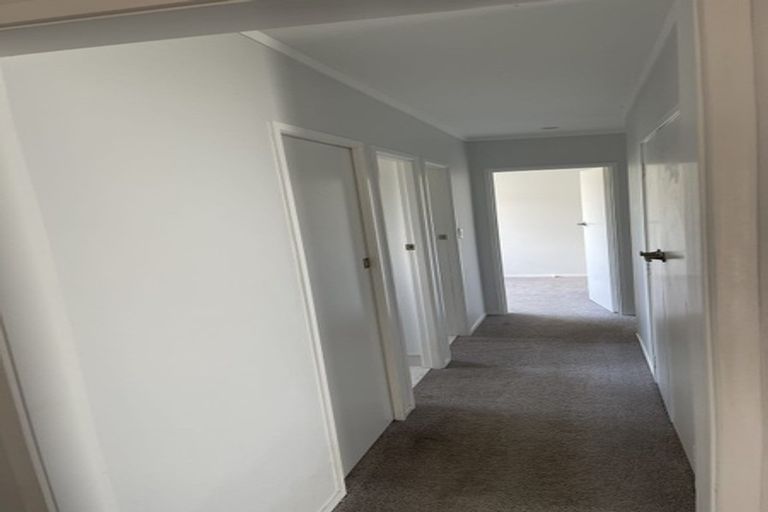 Photo of property in 44 Tamahere Drive, Glenfield, Auckland, 0629