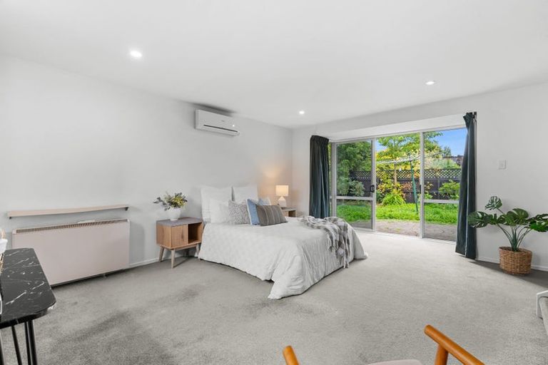 Photo of property in 17 Highland Place, Avonhead, Christchurch, 8042