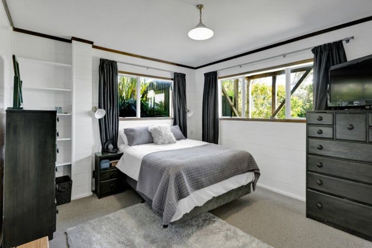 Photo of property in 17a Saint Ives Grove, Whalers Gate, New Plymouth, 4310
