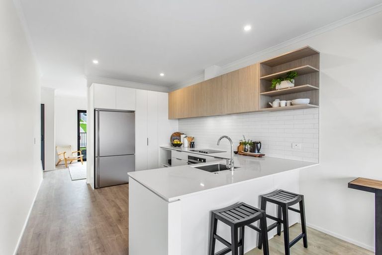 Photo of property in 25 William Calvert Drive, Swanson, Auckland, 0614